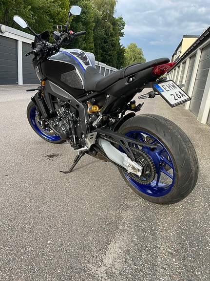 Yamaha MT-09 SP 2 of 3