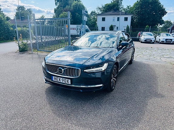 Volvo V90 2 of 5