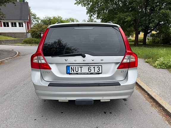 Volvo V70 6 of 12