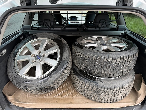 Volvo V70 12 of 12