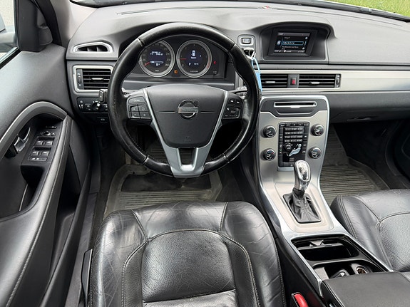 Volvo V70 7 of 12
