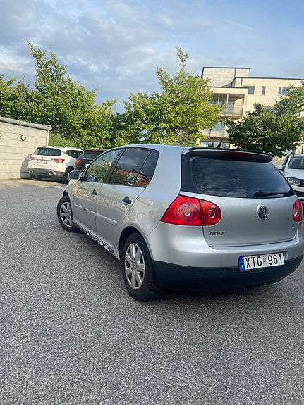 Volkswagen Golf V 4 of 5