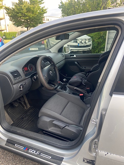 Volkswagen Golf V 5 of 5