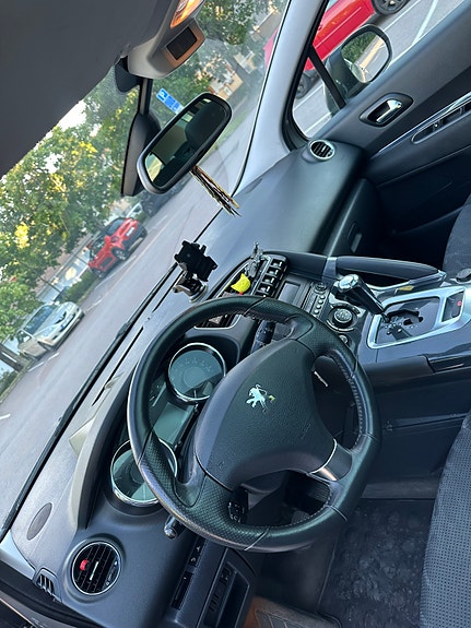 Peugeot 3008 6 of 9