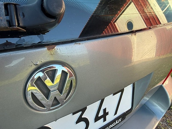 Volkswagen Passat 15 of 16