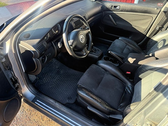 Volkswagen Passat 9 of 16