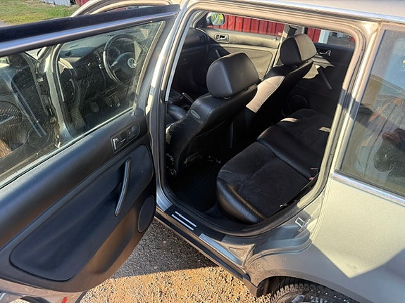 Volkswagen Passat 11 of 16