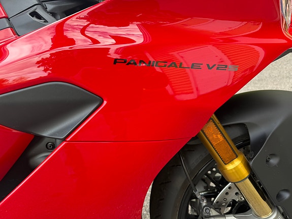 Ducati Panigale V2 S 4 of 5