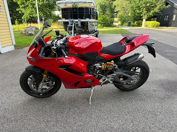 Ducati Panigale V2 S 2 of 5