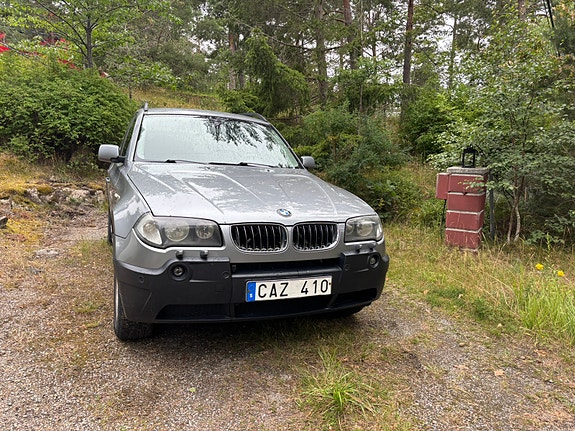 BMW X3 2 of 5