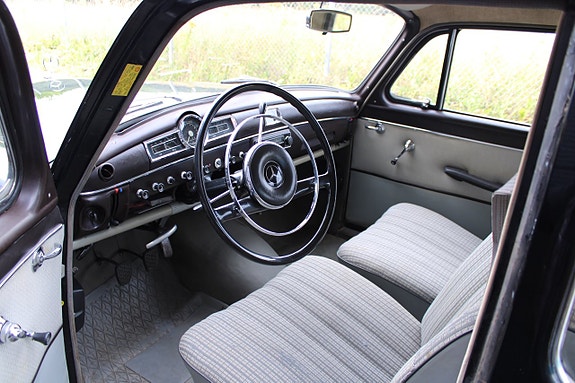 Mercedes-Benz W120 12 of 15