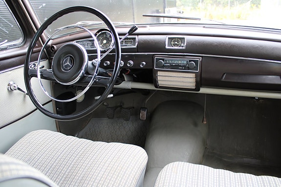 Mercedes-Benz W120 11 of 15