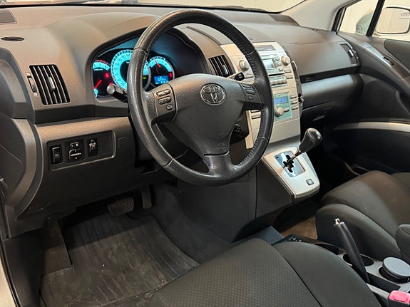 Toyota Corolla Verso 10 of 18