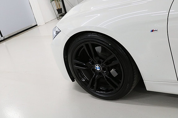 BMW 320d 11 of 29