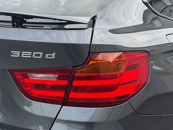 BMW 320d 18 of 23