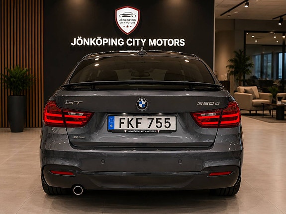 BMW 320d 4 of 5