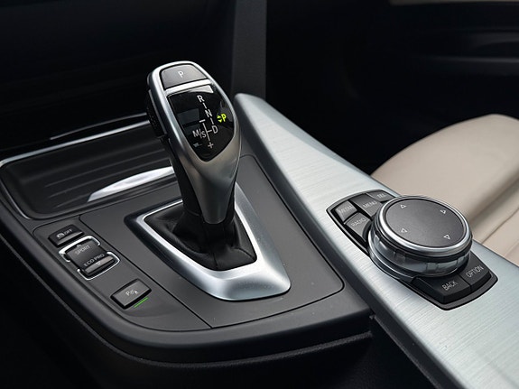 BMW 320d 17 of 23