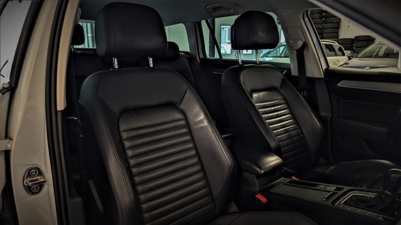 Volkswagen Passat 27 of 28