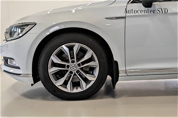 Volkswagen Passat 7 of 28