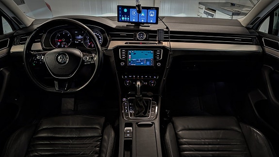 Volkswagen Passat 15 of 28