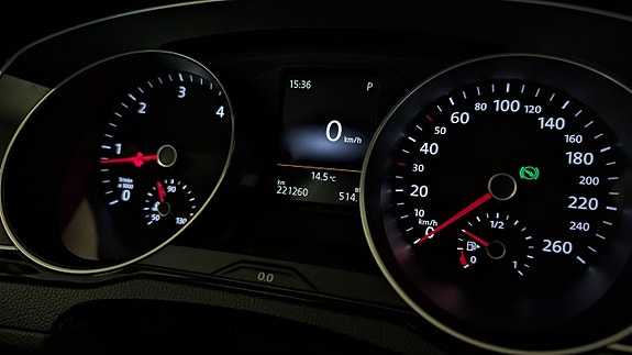 Volkswagen Passat 17 of 28