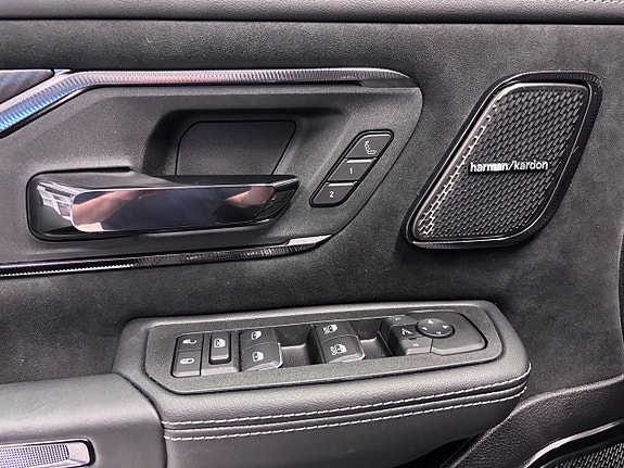 Dodge RAM 1500 14 of 24