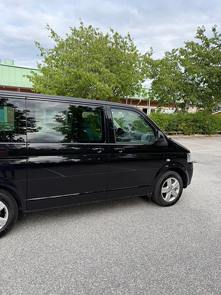 Volkswagen Multivan 5 of 5