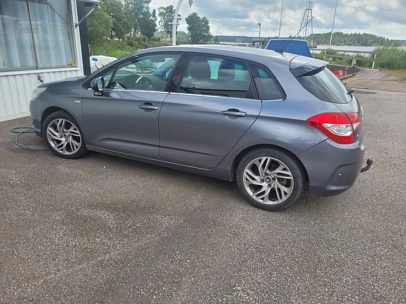 Citroen C4 2 of 3