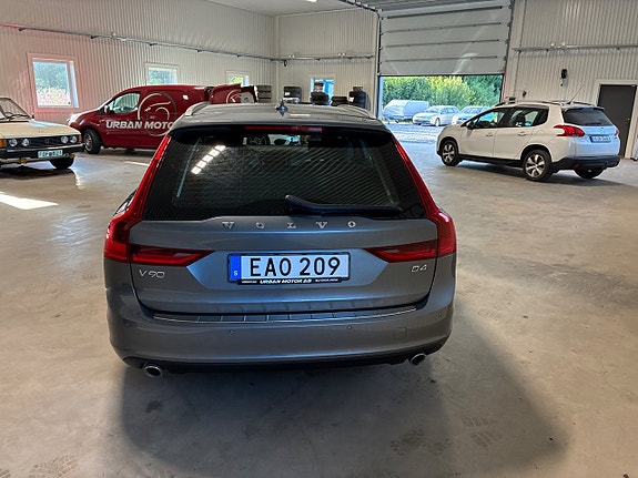 Volvo V90 4 of 5