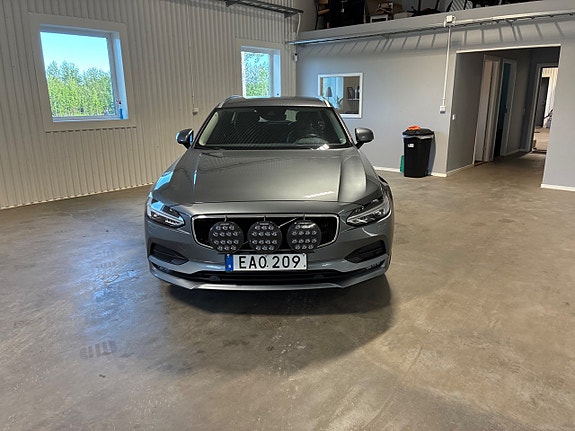 Volvo V90 3 of 5