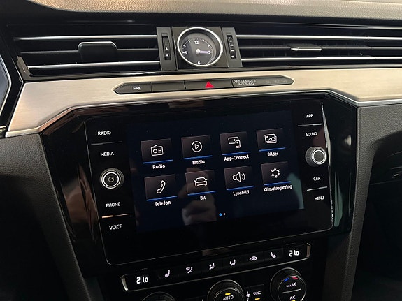Volkswagen Passat Alltrack 22 of 26
