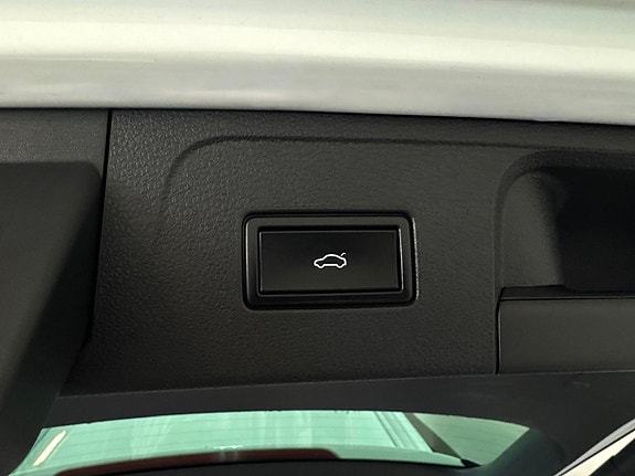 Volkswagen Passat Alltrack 5 of 26