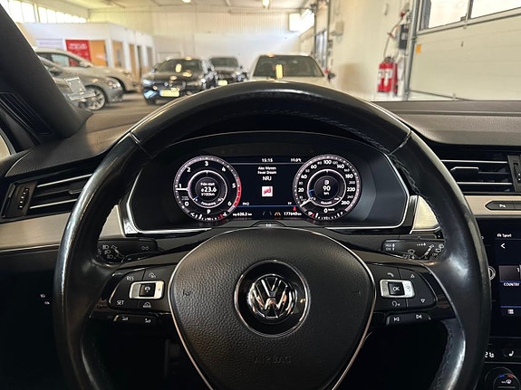 Volkswagen Passat Alltrack 15 of 26