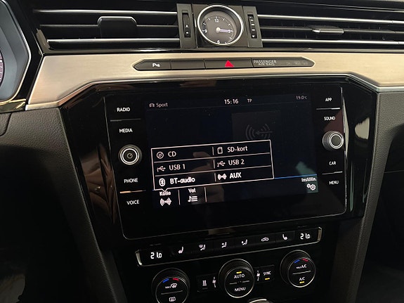 Volkswagen Passat Alltrack 21 of 26