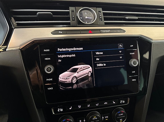 Volkswagen Passat Alltrack 24 of 26