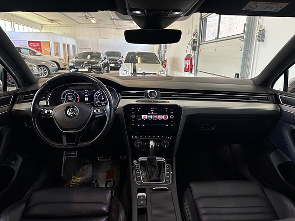 Volkswagen Passat Alltrack 9 of 26
