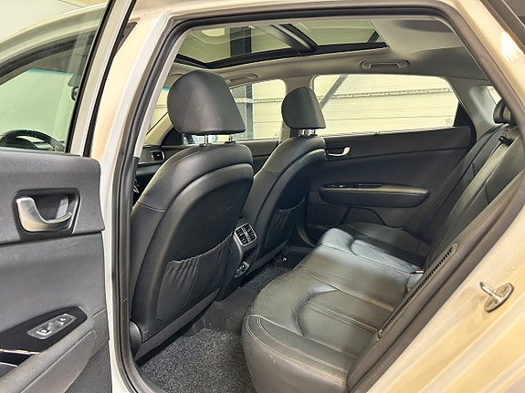 Kia Optima 14 of 20