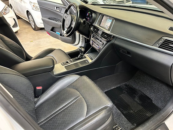 Kia Optima 17 of 20