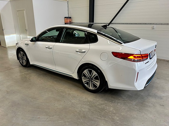 Kia Optima 2 of 5