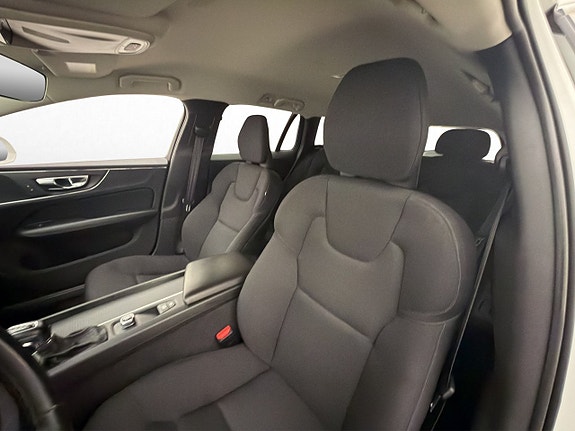 Volvo V60 11 of 30