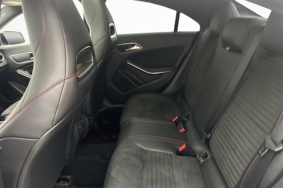 Mercedes-Benz CLA220 d 16 of 17