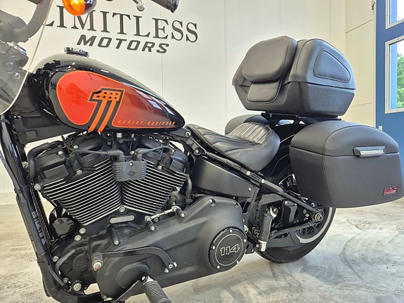 Harley-Davidson FXBBS Street Bob 114 2 of 18