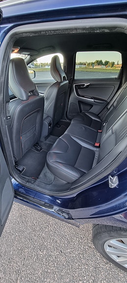 Volvo XC60 7 of 12