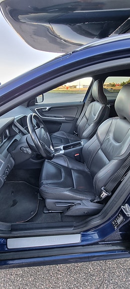 Volvo XC60 6 of 12