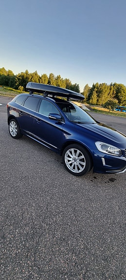 Volvo XC60 3 of 12