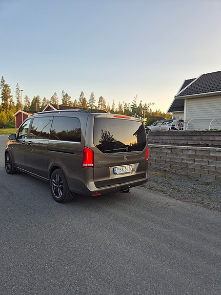 Mercedes-Benz V250 d 4 of 5