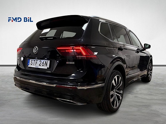 Volkswagen Tiguan Allspace 4 of 5