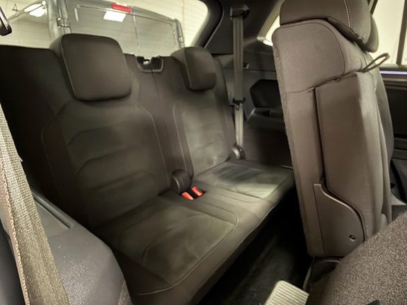 Volkswagen Tiguan Allspace 13 of 30