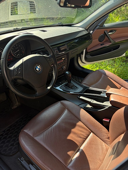 BMW 325i 7 of 12