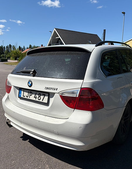 BMW 325i 5 of 5